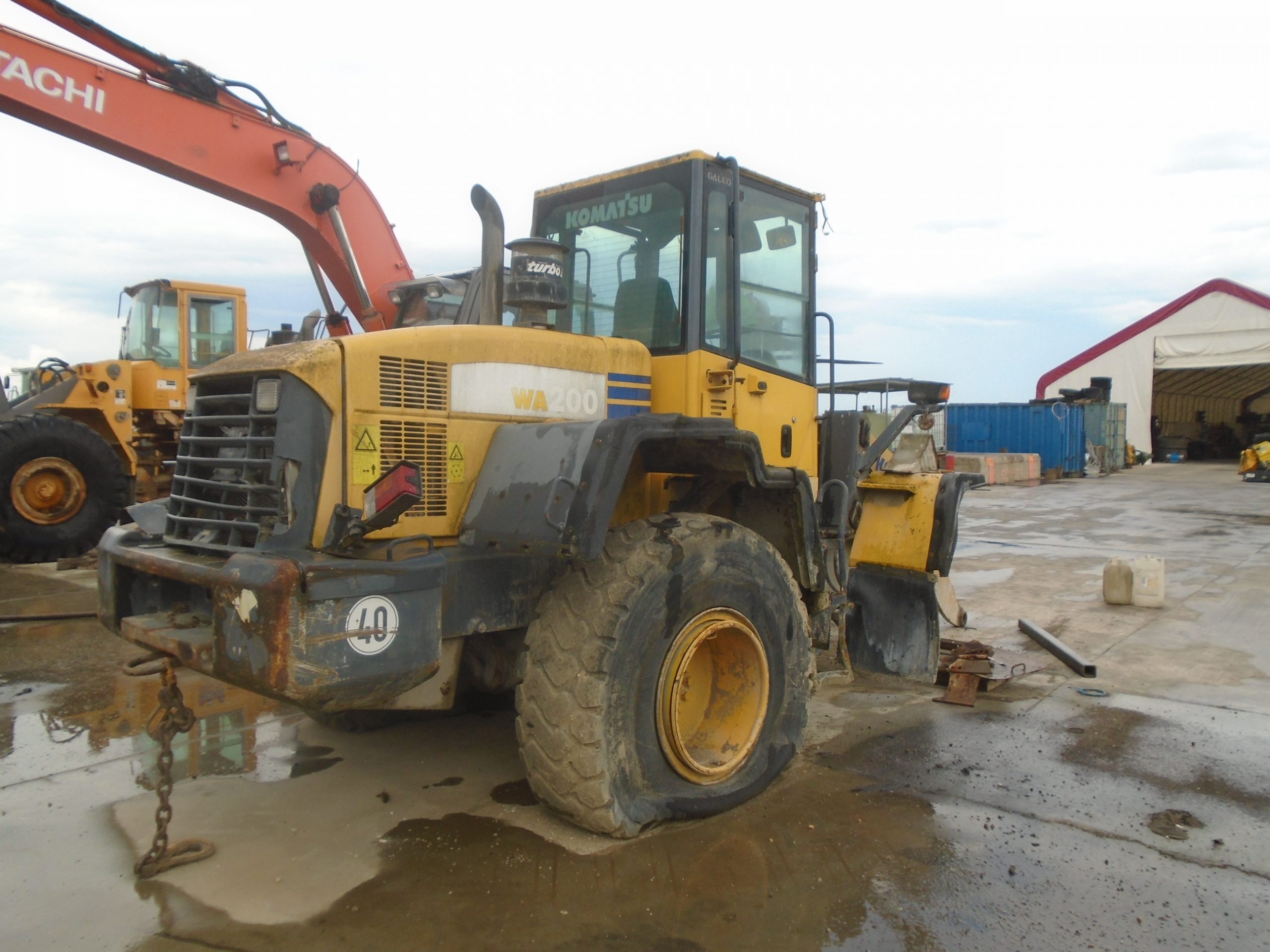Dezmembrare incarcator frontal Komatsu WA200-5H