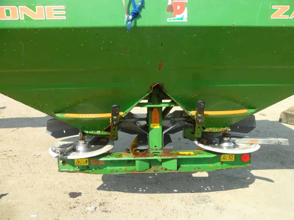 Masina de imprastiat ingrasaminte chimice Amazone ZA-M Compact