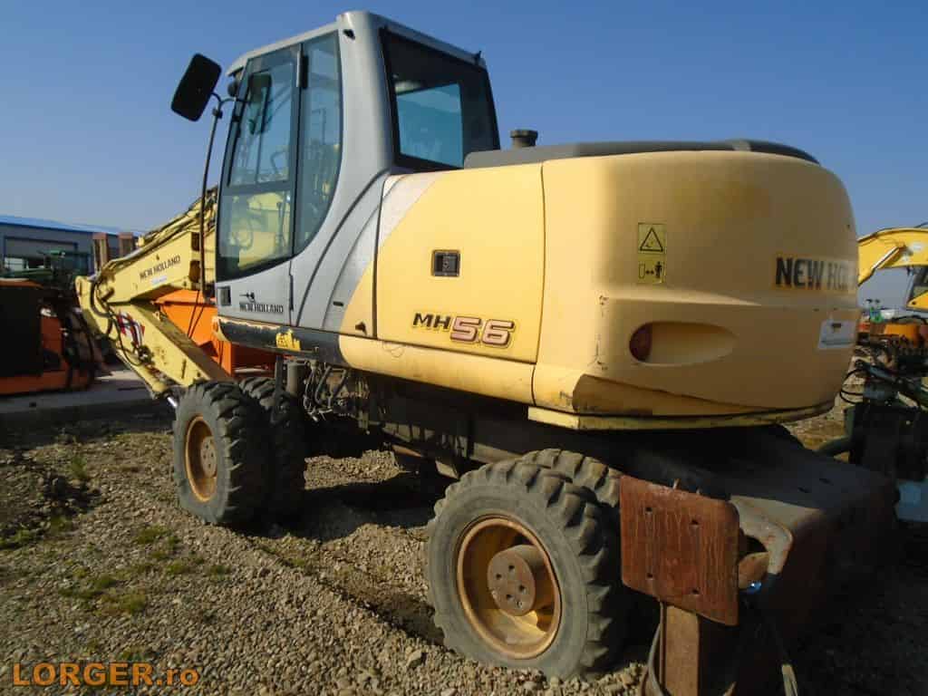 Excavator pe pneuri New Holland MH 5.6