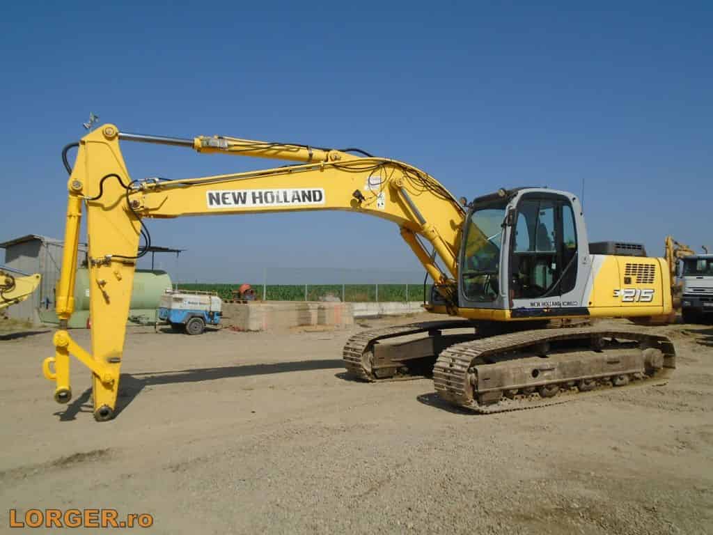 Excavator pe senile New Holland E215