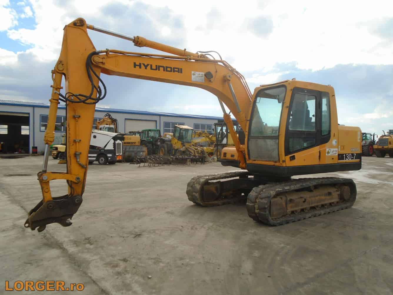 Rubber-Tracked Excavator Hyundai Robex 110-7