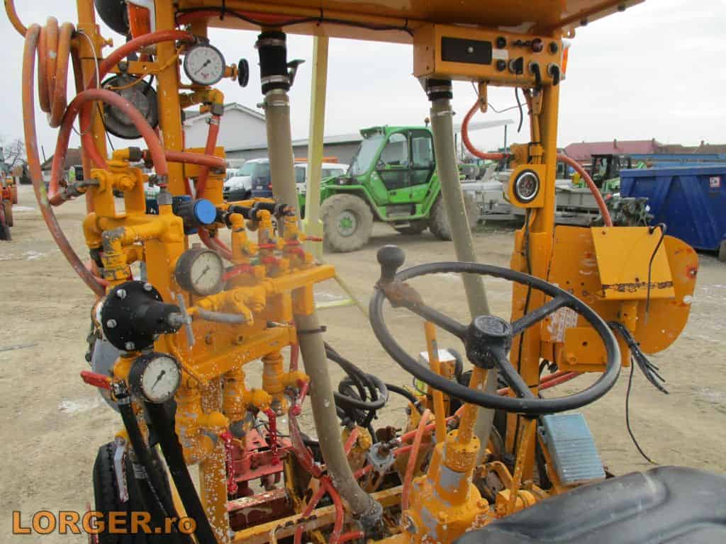 Masina pentru marcaj rutier Hofmann H25