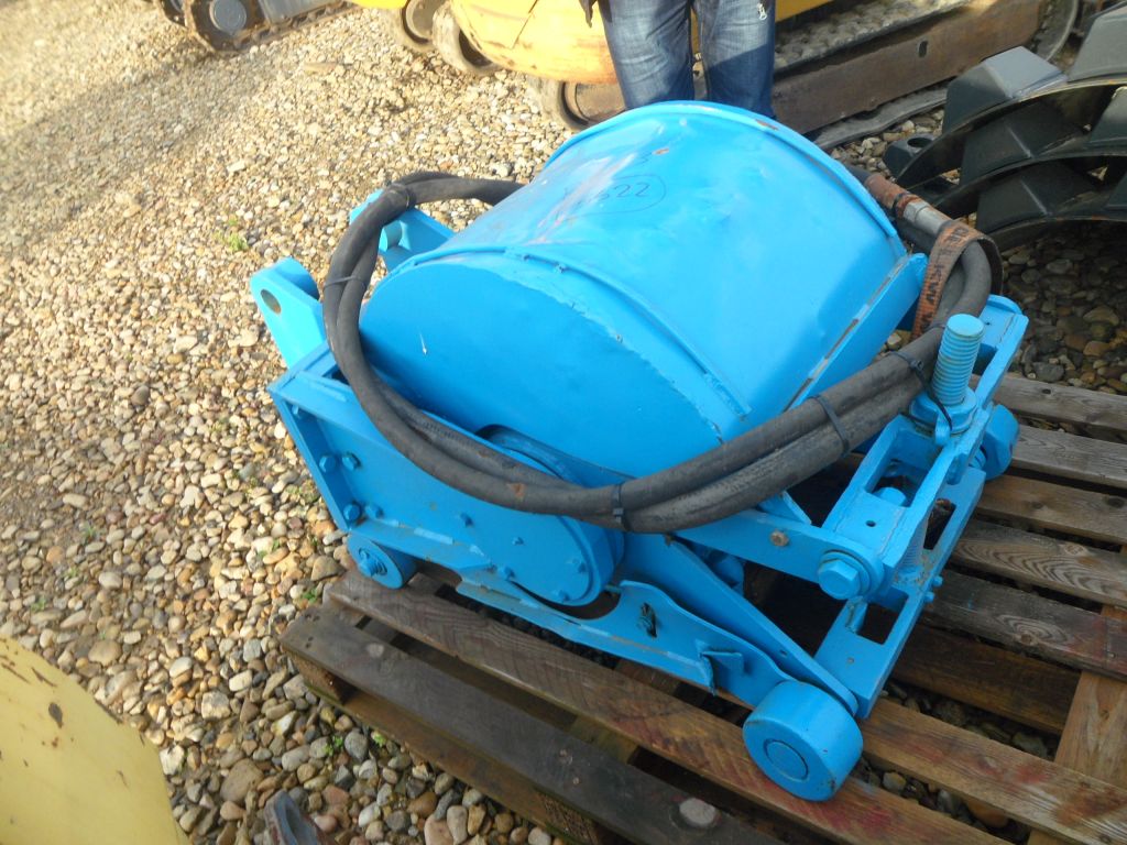 Freza de asfalt pentru buldoexcavatoare