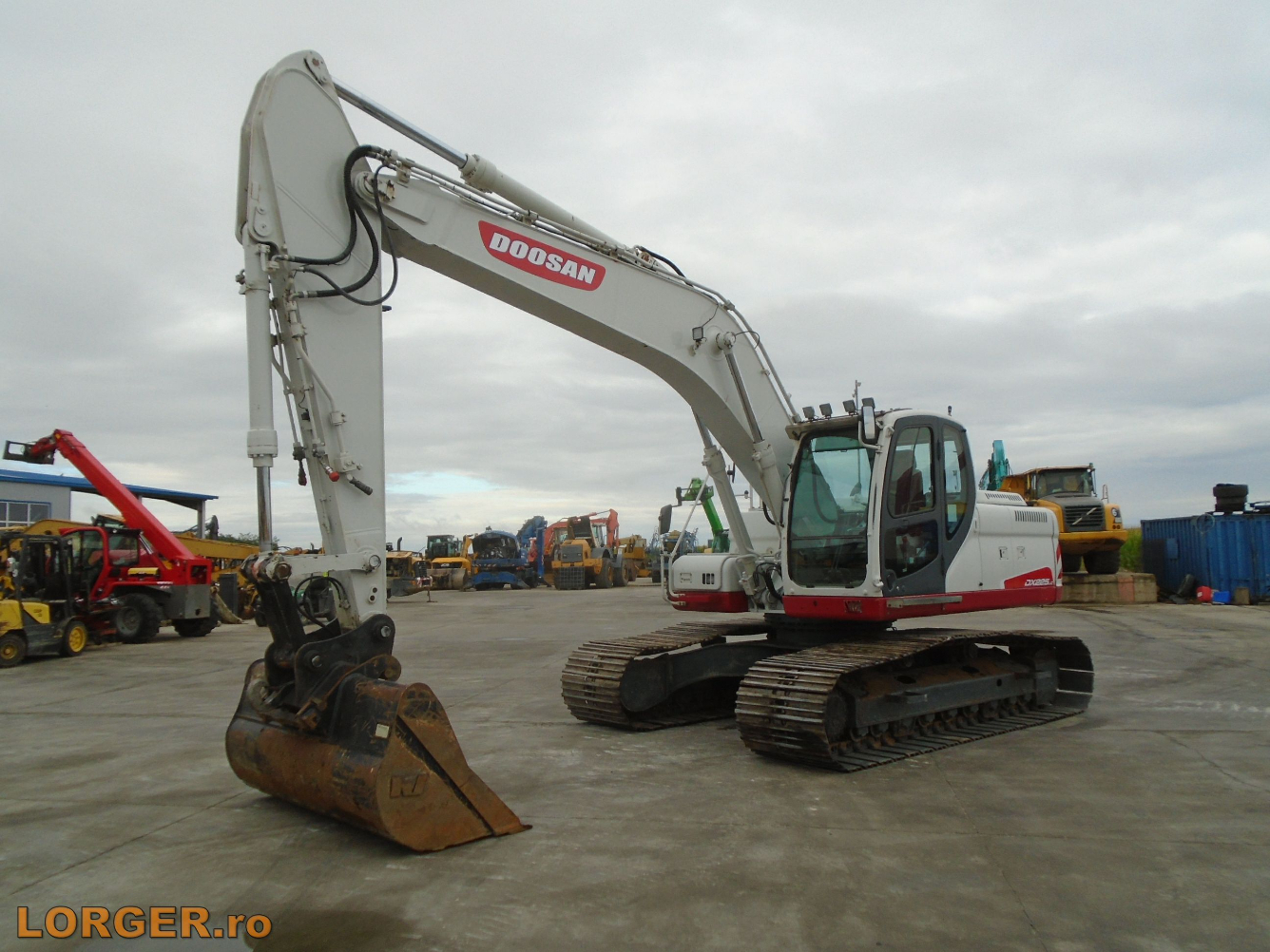 Excavator pe senile Doosan DX225 LC