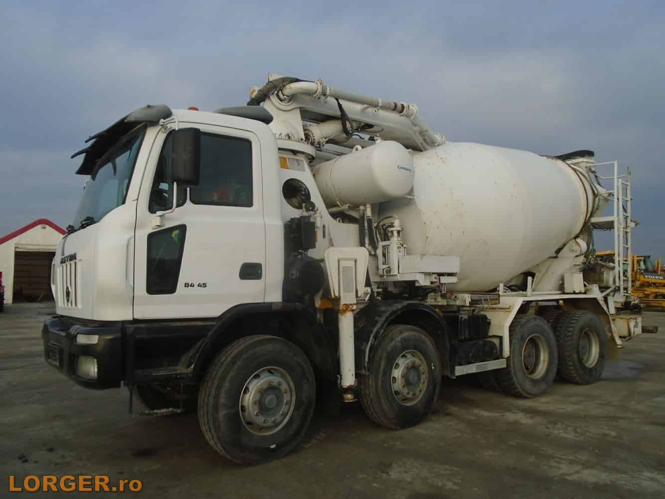 Concrete Mixer Truck Astra HD8 84.45 with Putzmeister Pump