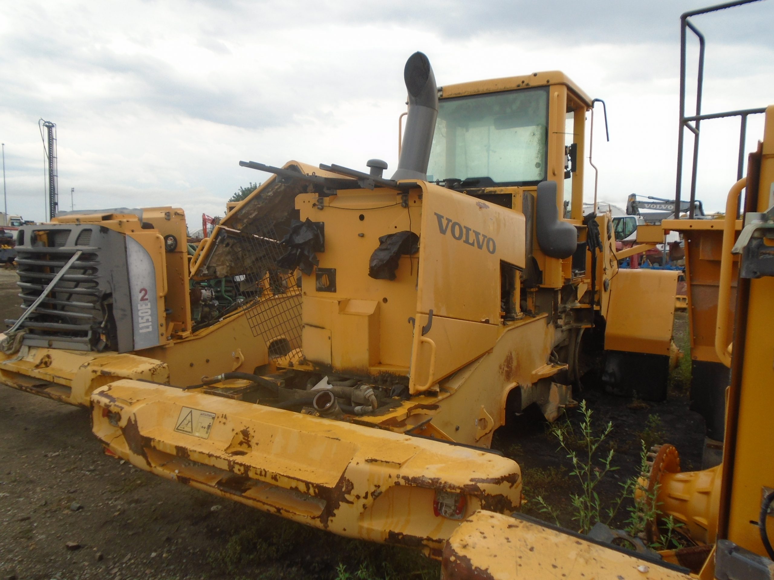 Dezmembrare incarcator frontal Volvo L150E