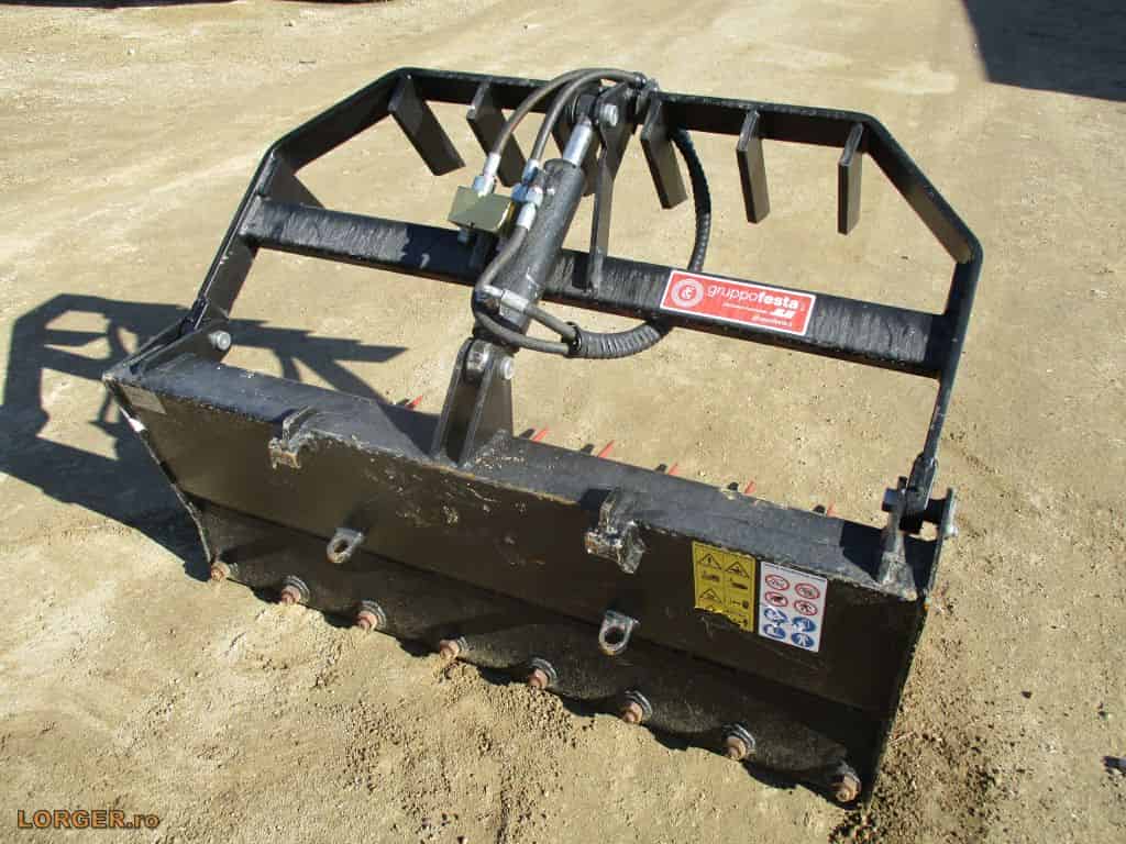 Furca hidraulica pentru siloz