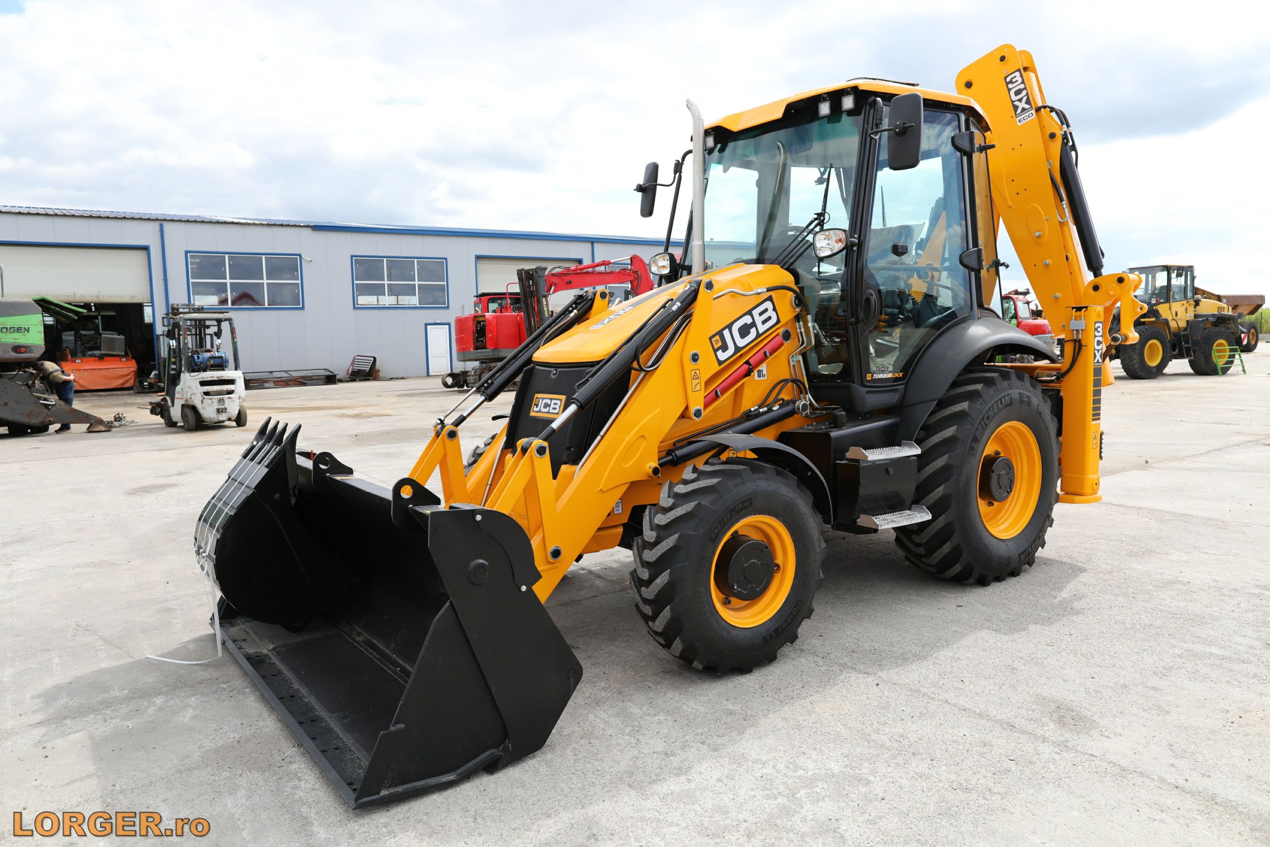 Buldoexcavator JCB 3CX NOU