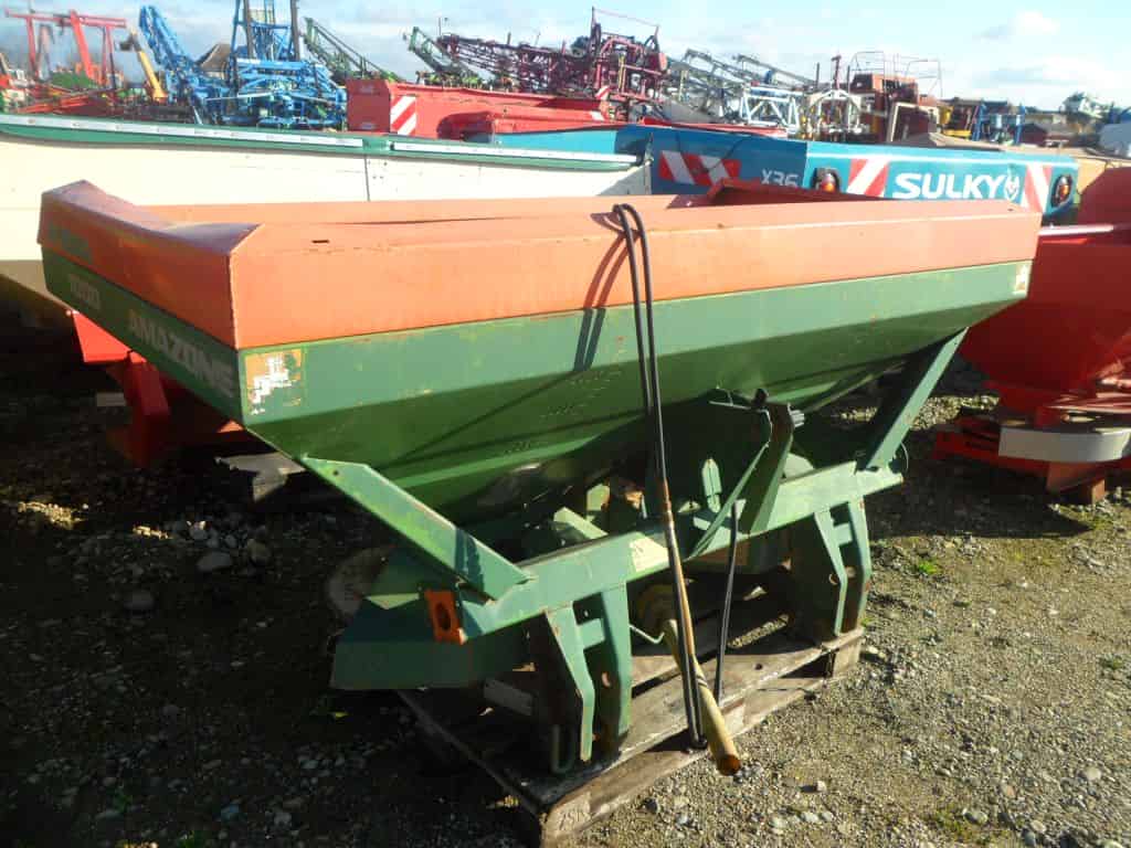 Masina de imprastiat ingrasaminte chimice Amazone ZA-M II N1500