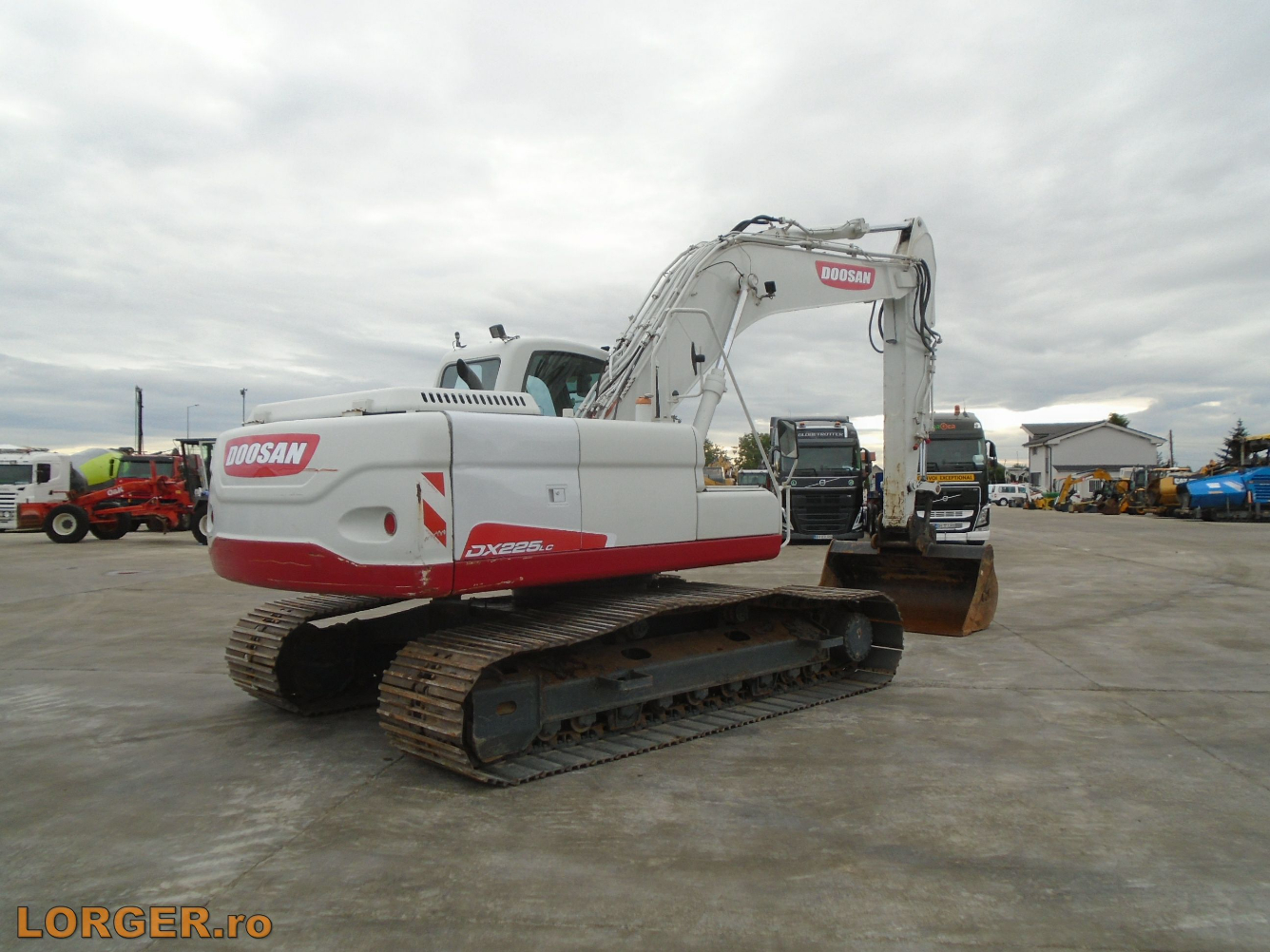 Excavator pe senile Doosan DX225 LC