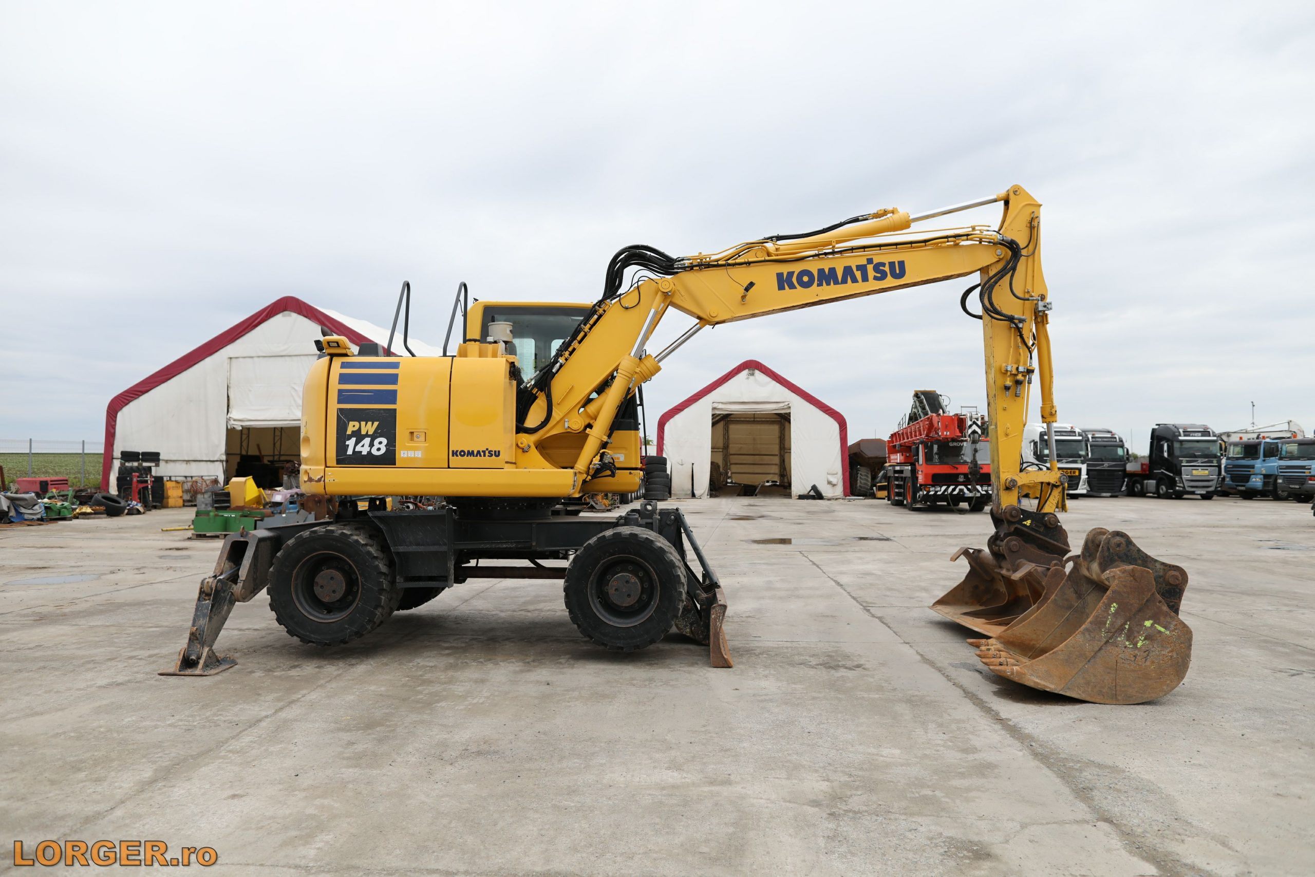 Excavator pe pneuri Komatsu PW148-10