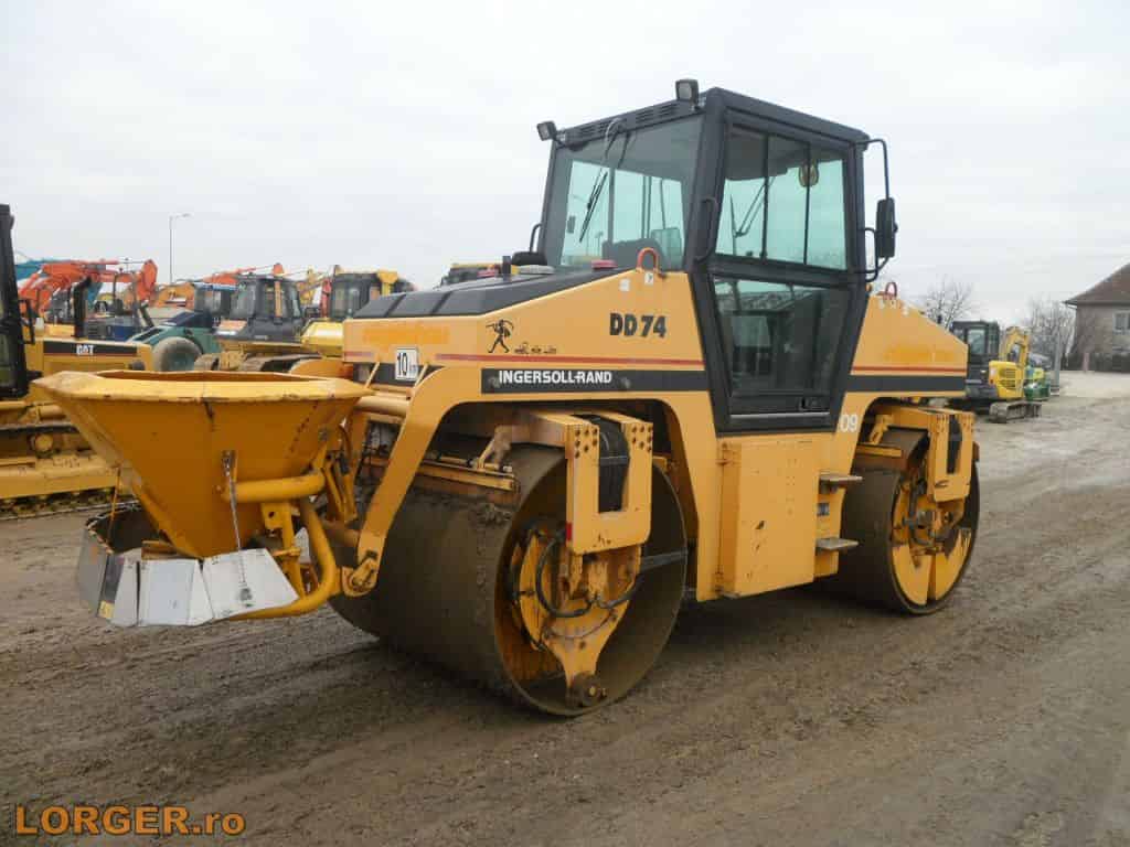 Tandem Roller Ingersoll-Rand ABG DD74 with Salt Spreader