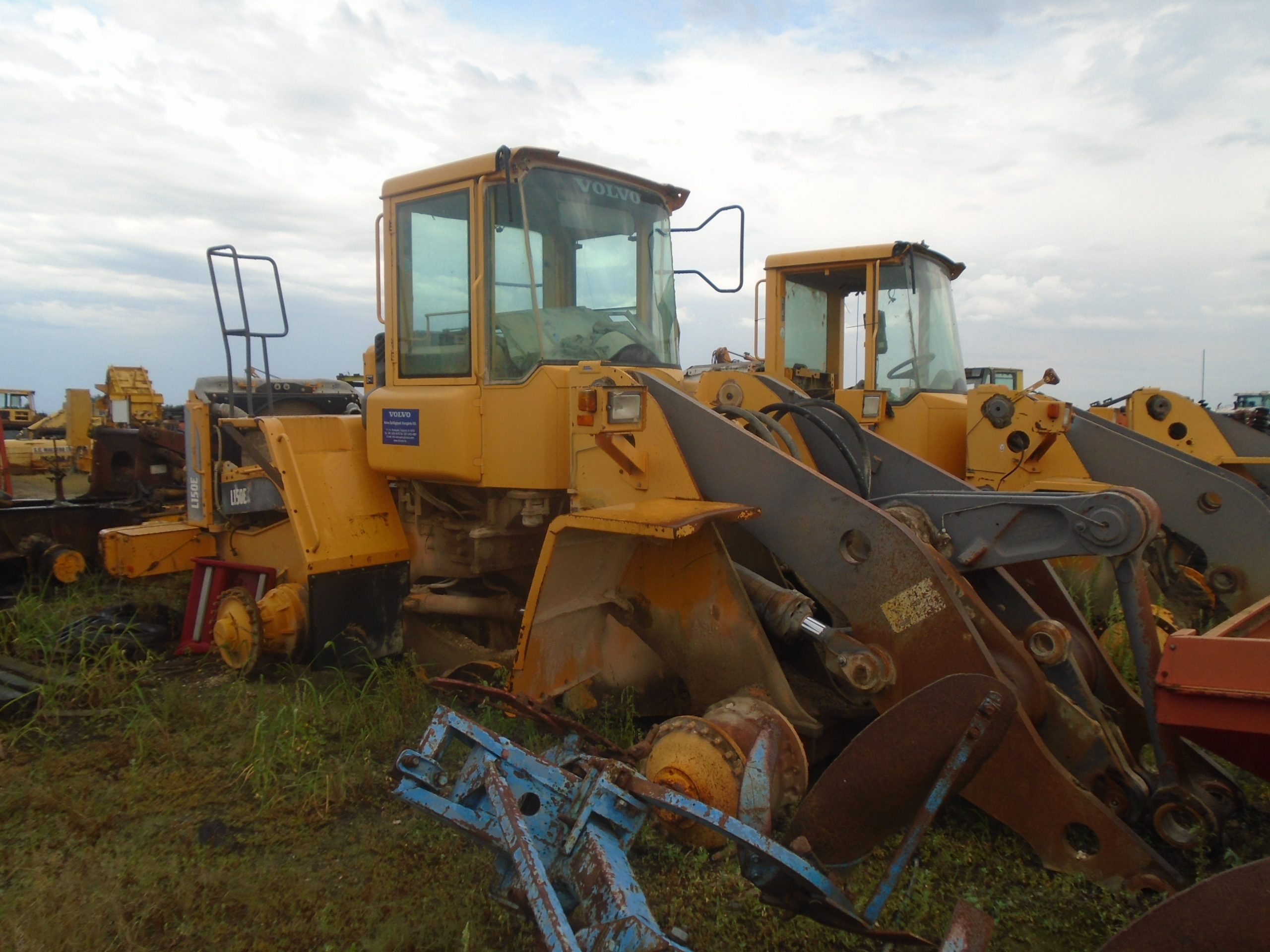 Dezmembrare incarcator frontal Volvo L150E