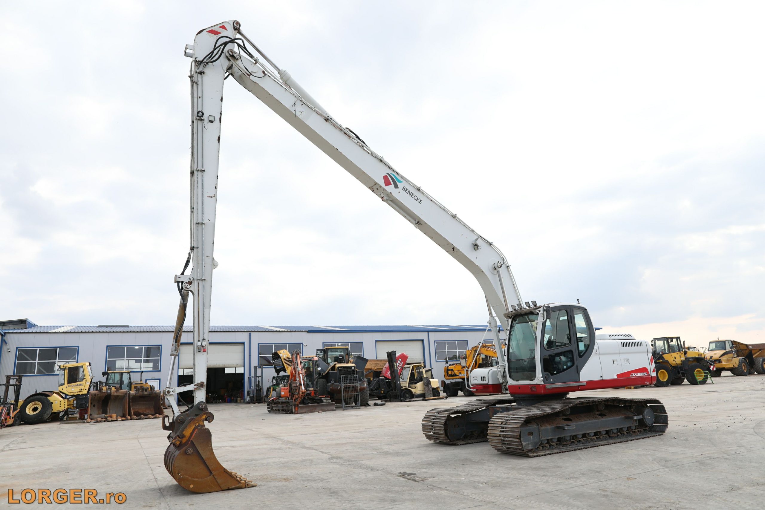 Excavator pe senile Doosan DX225 LC