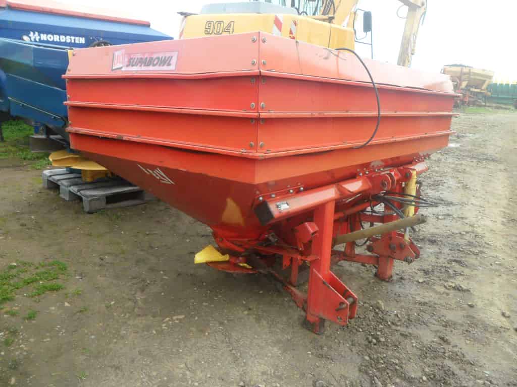 Masina de imprastiat ingrasaminte chimice Lely Centerliner de 1500 L