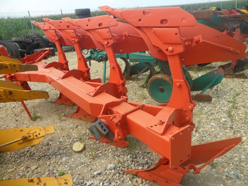 Reversible Plow Gregoire Besson with 4 Furrows
