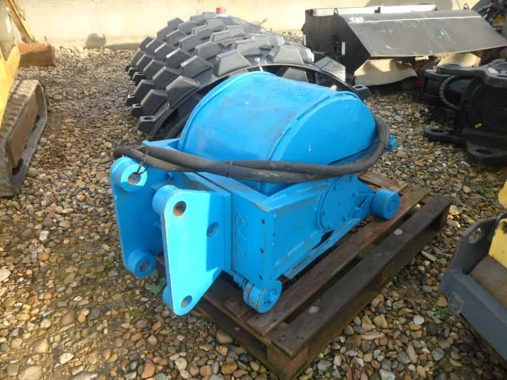 Freza de asfalt pentru buldoexcavatoare