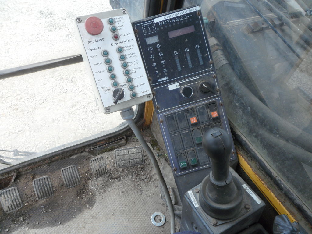 Utilaj de forat Volvo EC 200