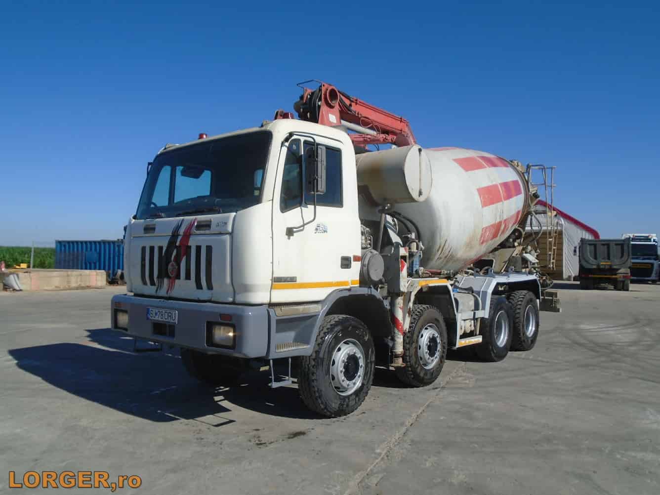 Concrete Mixer Truck Astra HD 84.38 with Concrete Pump